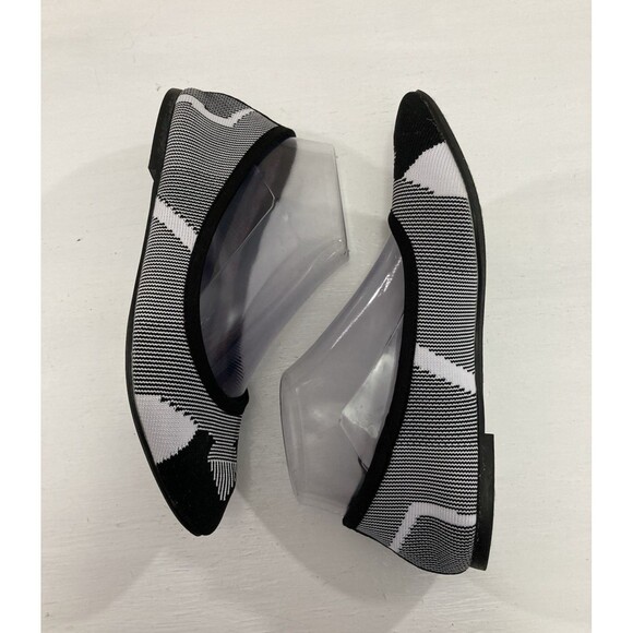 Skechers Flats Women’s 8 Black White Geometric Slip On Loafers Casual - Picture 3 of 8